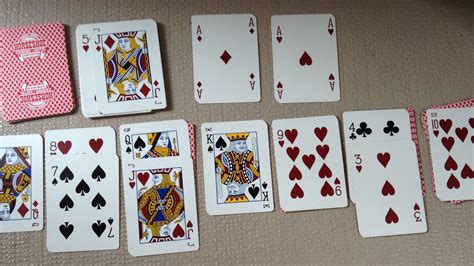 como se juega al solitario  las cartas espanolas