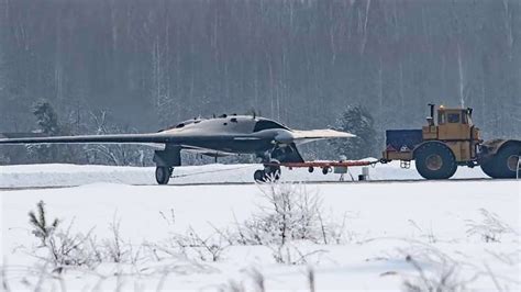 la russie sapprete  tester le drone de combat   okhotnik aerospatium