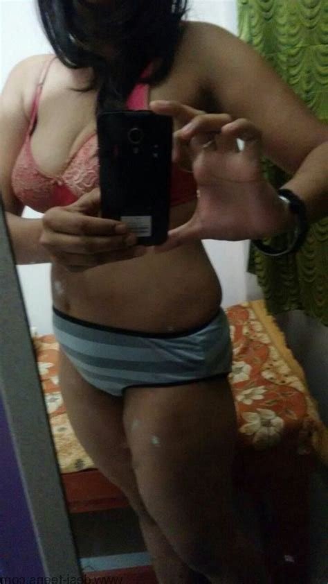 Nude Cunt Horny Desi Women Revealing Amateur Photos