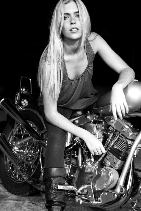 pin by sergo on girls and motorcycles biker girl cafe racer girl