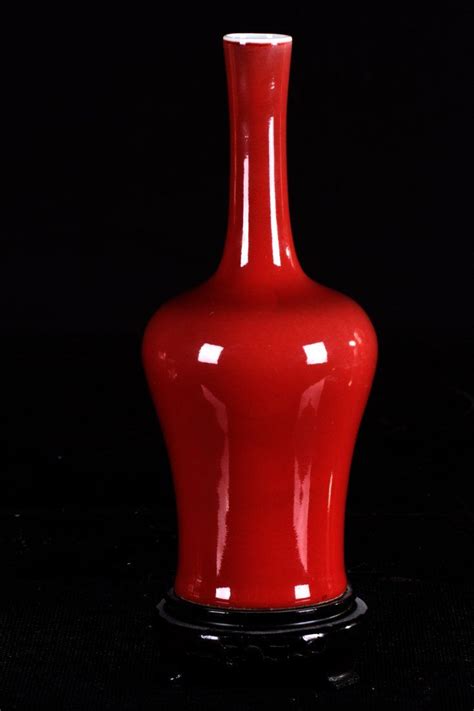 kang xi nian zhimarked red glazed vase