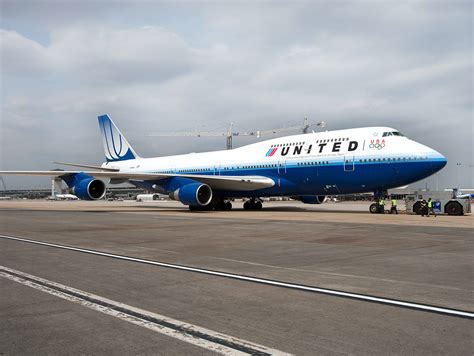 united airlines completes   boeing  flight united airlines flight status