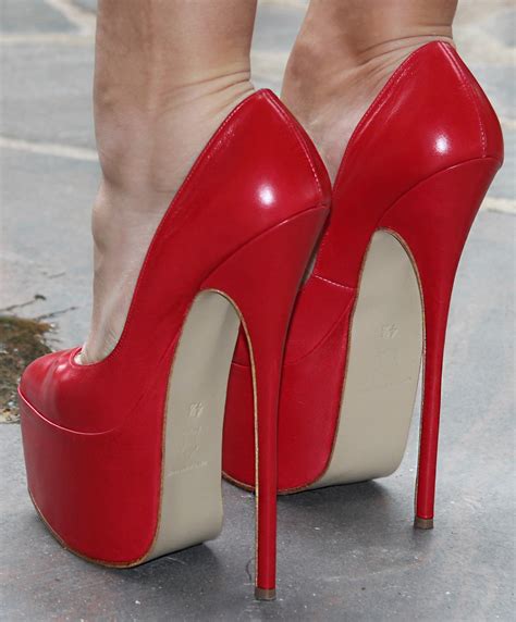 queen of high heels