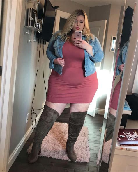 Lyndsay Patricia Plussizebarbiiee Instagram Anddd One More In This
