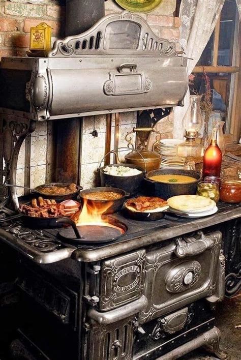 Pin By Randy Mcpherson On Vintage Cast Iron Stoves And Heaters