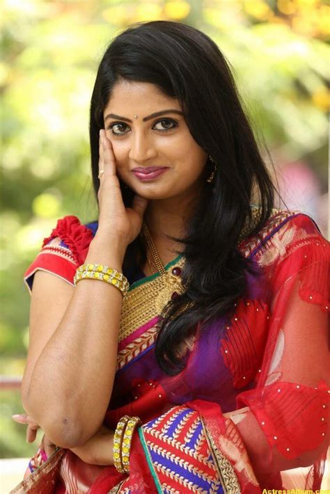 telugu tv actress mounica hot photos in red saree actress album