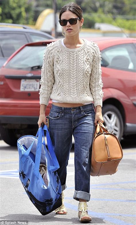 rachel bilson the bag lady actress brings own bags for grocery shop