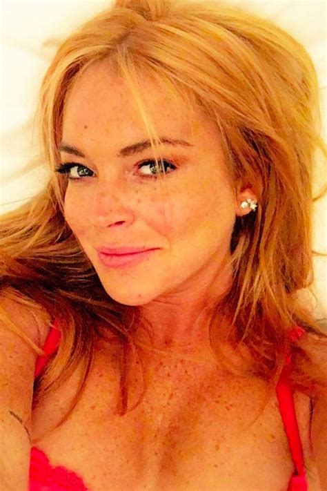 Lindsay Lohan S Severed Finger Is Revealed After Horrific Boat Accident