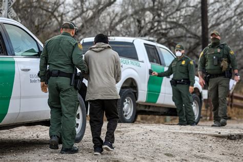 arrests of convicted sex offenders at border increases 542