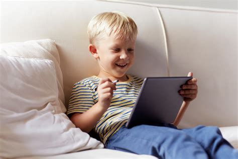 autism screening   kids play ipad games  reveal    autistic research