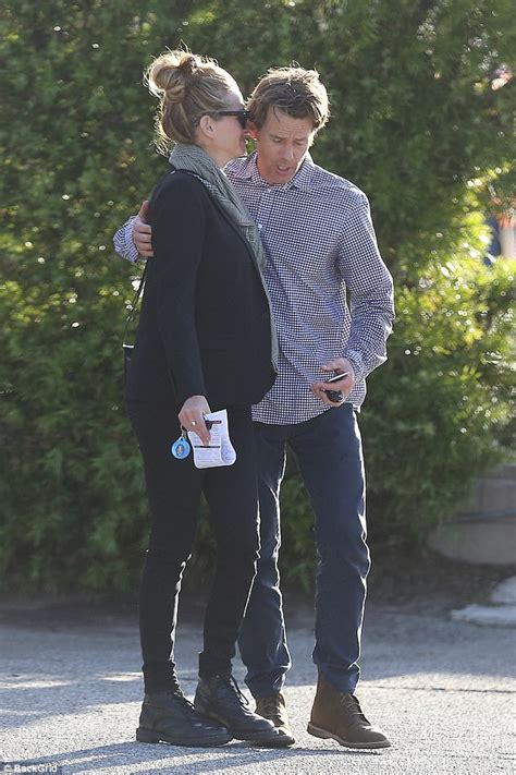 Julia Roberts And Husband Daniel Moder Get Cozy Out In La Daily Mail
