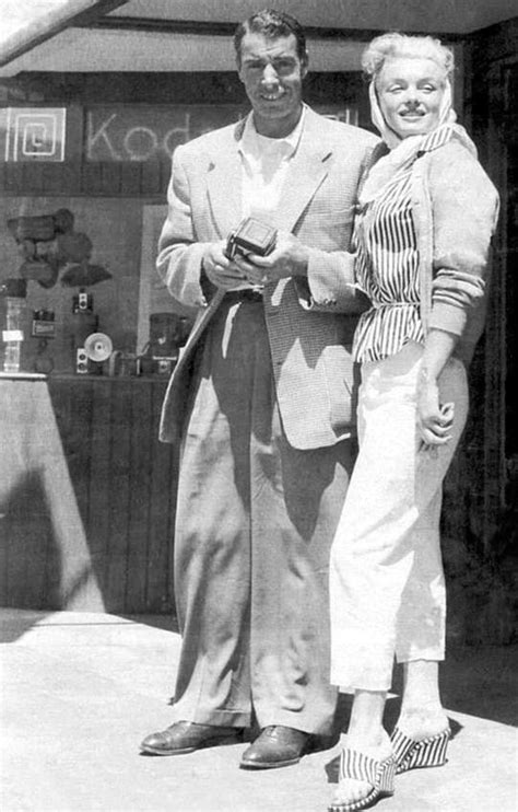 marilyn monroe and joe dimaggio c 1954 cine marilyn