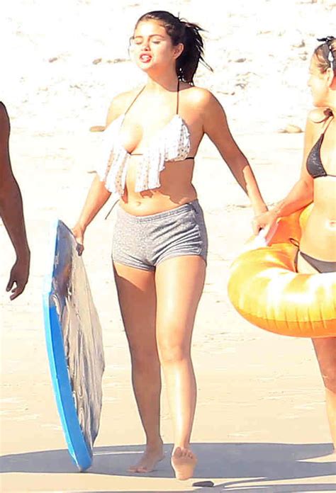 Selena Gomez Bikini Cameltoe In Mexico 7 Celebrity