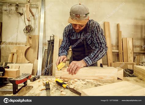 trabajo de carpinteria en italia