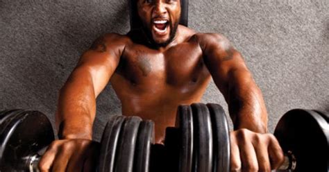 ray lewis dumbbell bench press work  pinterest