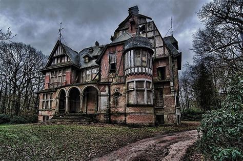 34 best creepy old houses for sale historical images on pinterest abandoned castles abandoned