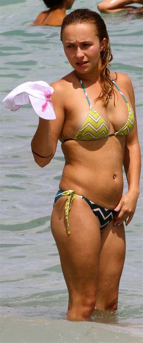 hayden panettiere shows off her smoking hot pregnant bikini body part one of four 22moon
