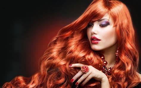 Ciò è dovuto ai suoi componenti, in particolare lo zolfo, di cui la cipolla è ricca. Cipolla capelli - Fitoterapia - Cipolla per capelli