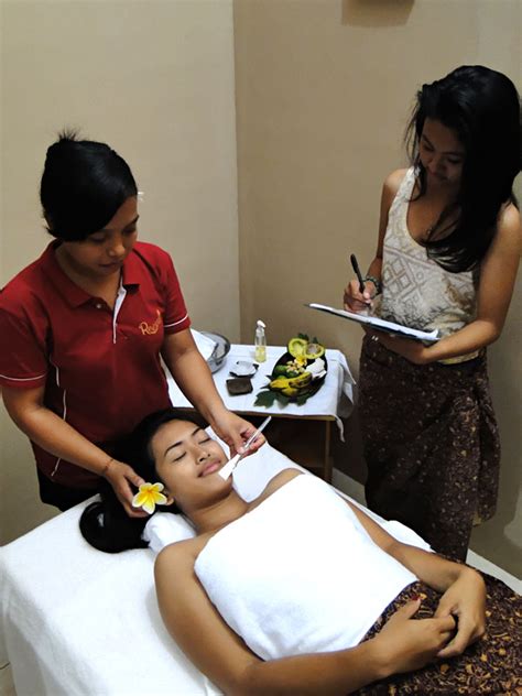traditional facial course spa and massage course bali reeva spa school