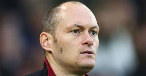 Norwich Boss Alex Neil Bidding To Be Cherry On Top Against Eddie Howe S