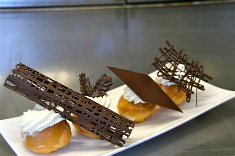 chocolade decoratie vormen kooksetv christmas diner chocolate garnishes homemade chocolate