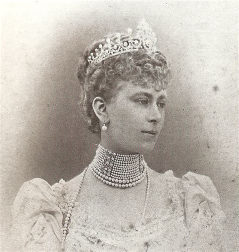 royal order  sartorial splendor tiara thursday  ladies  england
