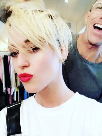 Pasca Putus Katy Perry Potong Rambut Pendek Mirip Miley Cyrus