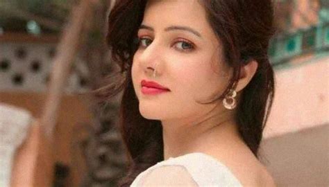 singer rabi pirzada faces yet another tragedy over leaked photos case