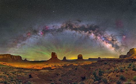 apod 2017 july 26 the milky way over monument valley