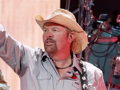 toby keith country singer reveals stomach cancer diagnosis
