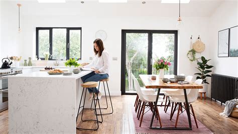 Styling A Kitchen Island With Seating 13 Stunning Looks