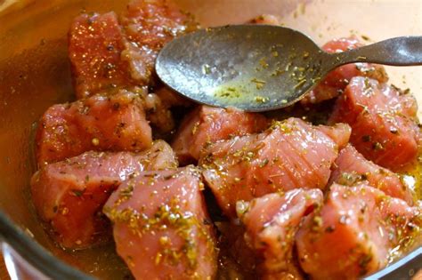 varkensvlees marineren voor spiesjes tzatziki tomato salsa marinade barbecue ethnic recipes