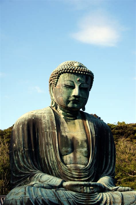 great buddha kotokuin temple kamakura japan visions  travel