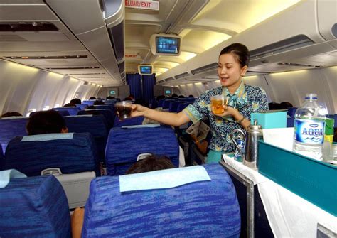 garuda indonesia flight attendant career
