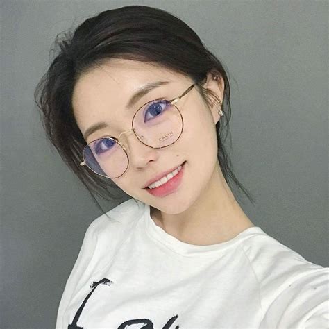 Pin De ♡ яυву ♡ Em Glasses Garotas Meninas De óculos Menina Coreana