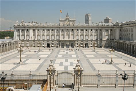 palacio  residencia real madrid partiu europa