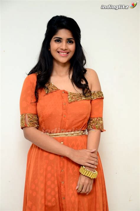 megha akash photos tamil actress photos images gallery stills and clips