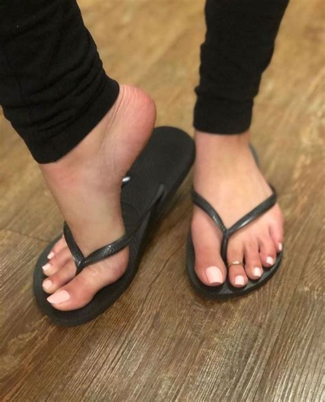 Pretty Feet 2019 On Instagram “ Cutiefeet34” En 2020 Lugares