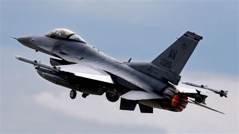 Us Kampfjet F 16 Bei Trier Abgestürzt – Schleudersitz Rettet Pilot Welt