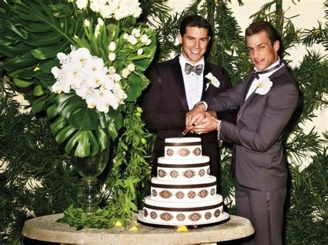 258 best images about gay wedding cake ideas on pinterest marriage equality rainbow cupcakes