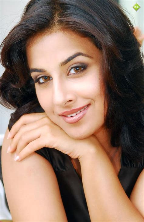 Women Short Hairstyle 2013 Bollywood Hot Actress Vidya Balan