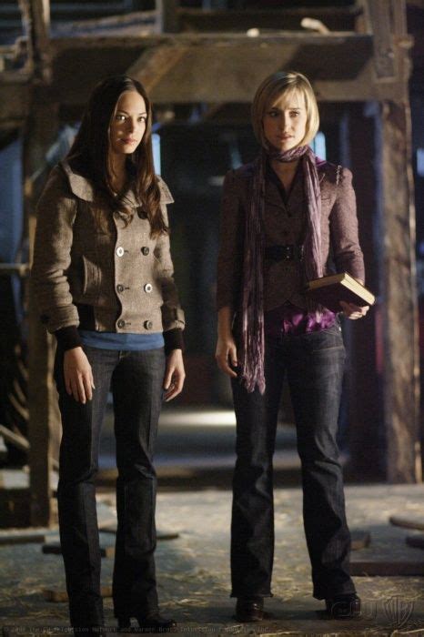 Kristin Kreuk And Allison Mack In Smallville 2001