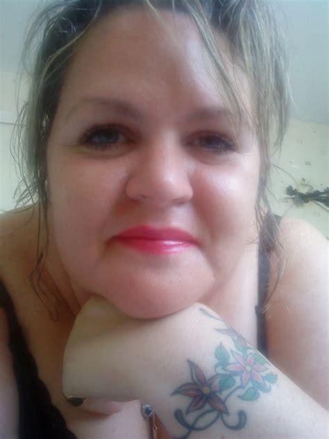 Icycoldinalex 49 From Daventry Is A Local Granny Looking