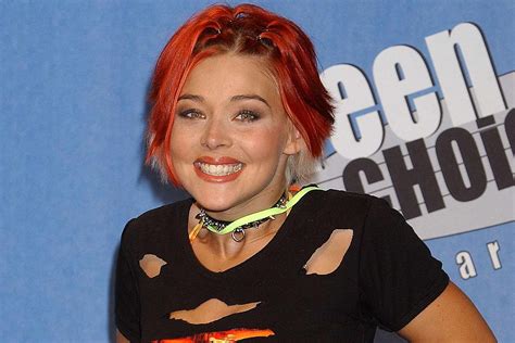 american idol finalist nikki mckibbin dies at 42