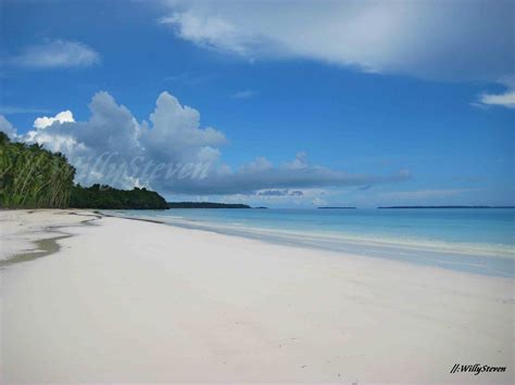 travellermeds beauty   beach maluku tenggara