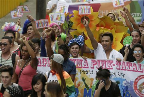 Filipino Lgbt People Celebrate Gay Pride Us Court Decision