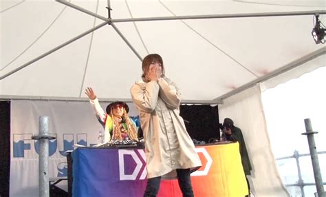 Dj Kooのステージでhitomiがコラボ！candy Girlで会場は大熱狂！ Avex Management Web