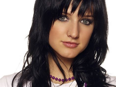 ashlee simpson wallpapers images  pictures backgrounds
