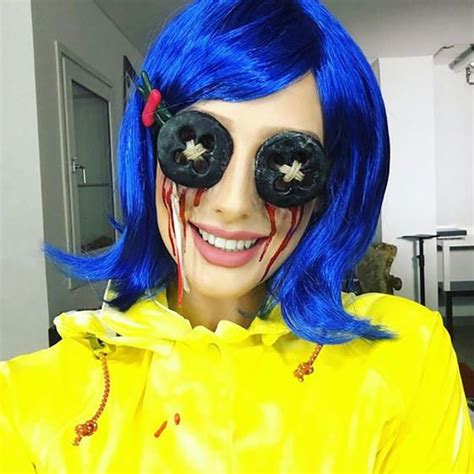 15 Of The Best Halloween Costumes Inspired By Tim Burton Coraline