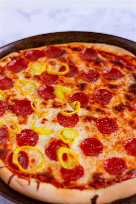 banana pepper pepperoni pizza pizza topping ideas  tys plate
